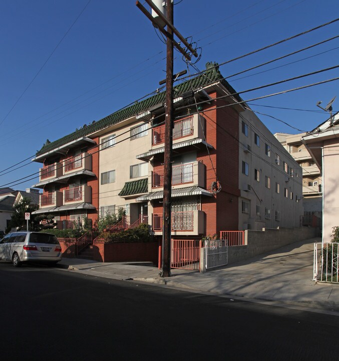 821 Cleveland St in Los Angeles, CA - Foto de edificio