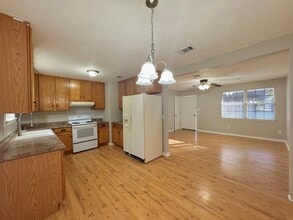 4205 W Avenida De Golf in Pace, FL - Building Photo - Building Photo