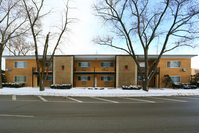 933 Graceland Ave in Des Plaines, IL - Building Photo - Building Photo