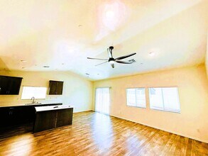 31367 Autumn Blaze Dr in Winchester, CA - Building Photo - Building Photo
