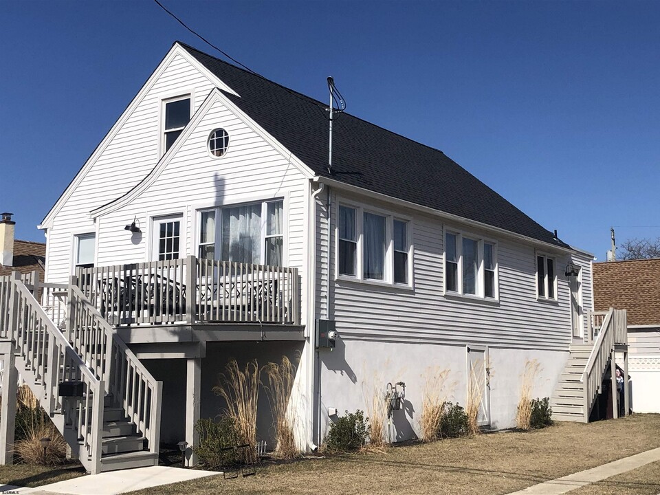 105 N Buffalo Ave in Ventnor City, NJ - Building Photo