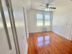 228 Saratoga St in Cohoes, NY - Foto de edificio - Building Photo