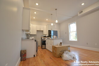 33 Murdock St, Unit 3 in Boston, MA - Building Photo - Building Photo