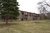 Sunrise Court Apartments photo'