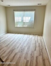 105 Des Moines Ct in Tinton Falls, NJ - Building Photo - Building Photo
