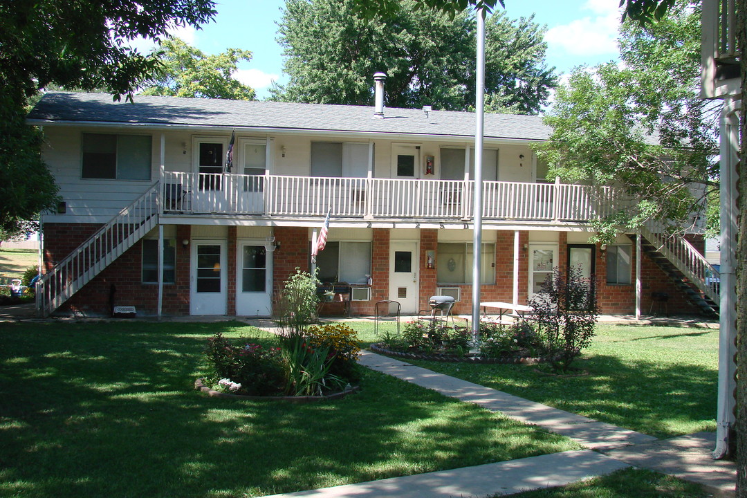 BaStone Apartments in Des Moines, IA - Building Photo