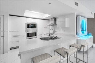 200 Sunny Isles Blvd, Unit 2-504 in Sunny Isles Beach, FL - Building Photo - Building Photo