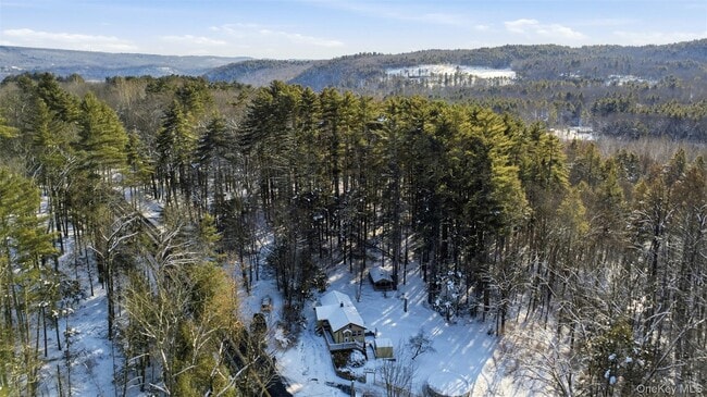 property at 265 Oakland Valley Rd