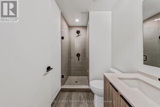 181-181 Sterling Rd in Toronto, ON - Building Photo - Building Photo