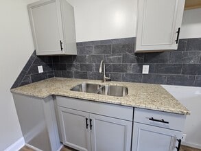 2911 Dallas Cherryville Hwy in Dallas, NC - Building Photo - Building Photo