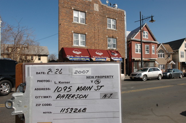 1095 Main St in Paterson, NJ - Building Photo - Other