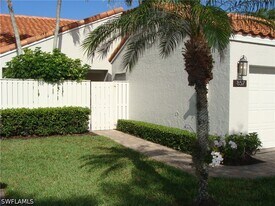 857 Reef Point Cir in Naples, FL - Building Photo