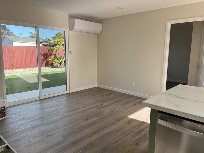 77 J St in Chula Vista, CA - Building Photo - Building Photo