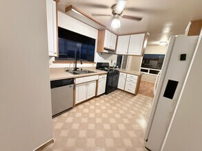 5525 Vida Ave in Atascadero, CA - Foto de edificio - Building Photo