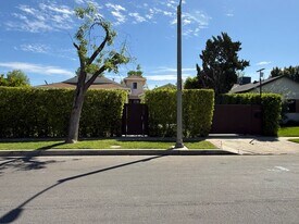 5906 Graves Ave in Los Angeles, CA - Building Photo