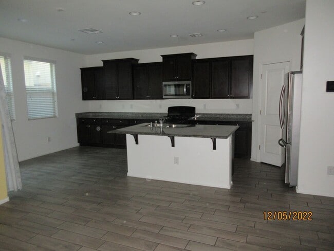 10111 Trumbull Point Ct in Las Vegas, NV - Foto de edificio - Building Photo