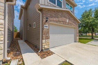 15010 Eagle feather ct. in Houston, TX - Building Photo - Building Photo