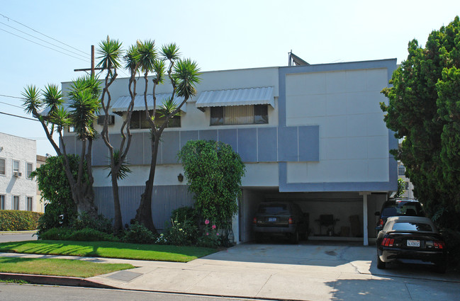 8440 Willoughby Ave in West Hollywood, CA - Building Photo - Building Photo