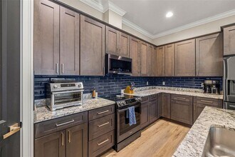 9310 N Willow Ave in Tampa, FL - Building Photo - Building Photo