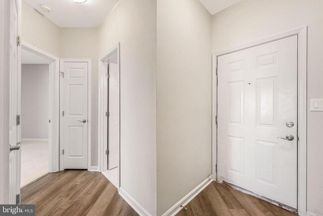 20451 Chesapeake Square in Cascades, VA - Building Photo - Building Photo