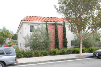 2451 20Th St in Santa Monica, CA - Building Photo - Building Photo