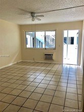 7430 Byron Ave-Unit -7A in Miami Beach, FL - Building Photo - Building Photo