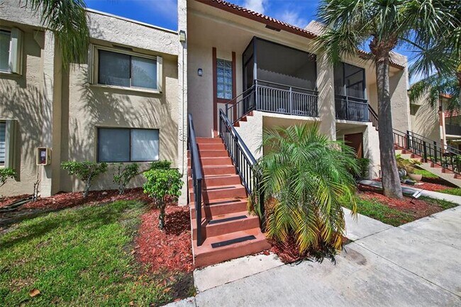 412 Lakeview Dr in Weston, FL - Building Photo - Building Photo