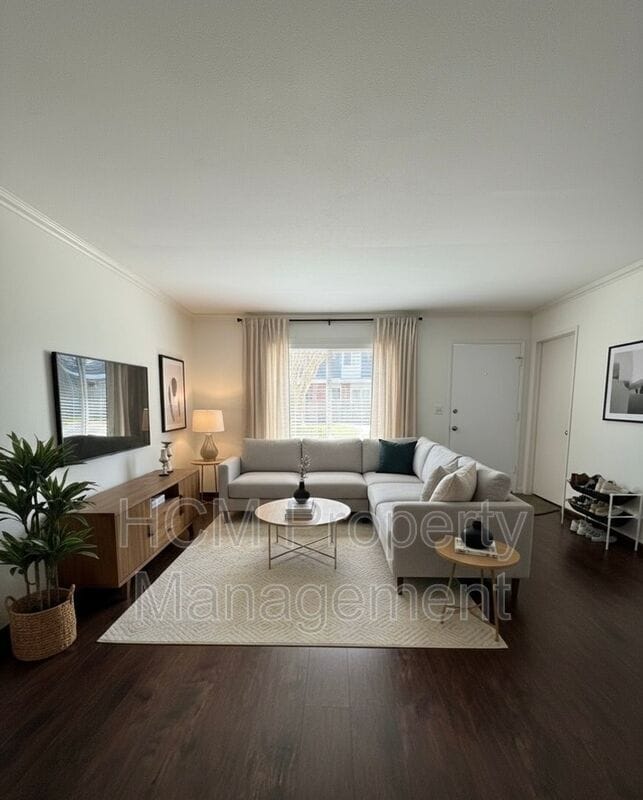 113 Morristown Ln in Costa Mesa, CA - Building Photo - Building Photo