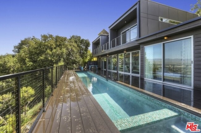 property at 11462 Laurelcrest Rd