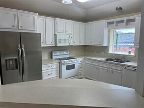 118 Hidden Valley Cir in Huntsville, TX - Foto de edificio - Building Photo
