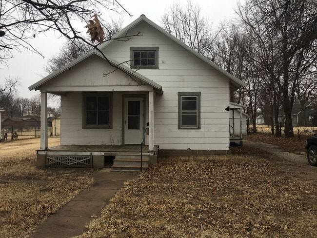 property at 1014 E 6th St