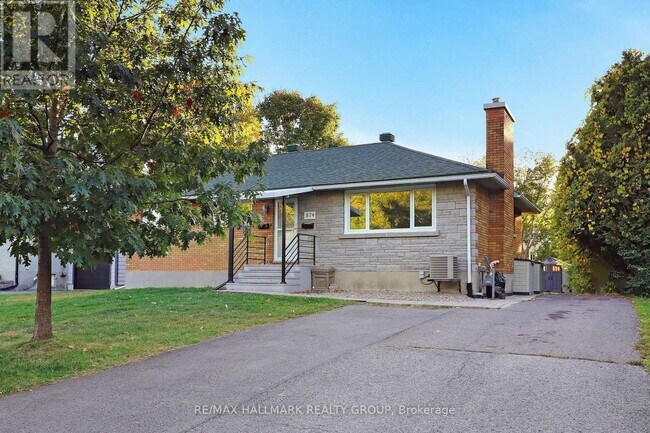 874 Rex Ave in Ottawa, ON - Building Photo - Building Photo