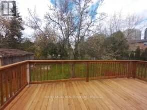 32 Santa Barbara Rd in Toronto, ON - Building Photo - Building Photo