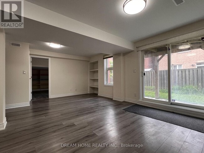 property at 116 Foxwood Rd