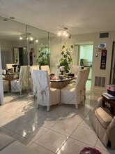 110 Lake Anne Dr in West Palm Beach, FL - Building Photo - Building Photo