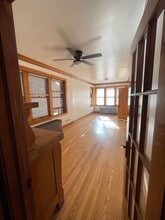 2525 S Whipple St, Unit Whipple in Chicago, IL - Foto de edificio - Building Photo