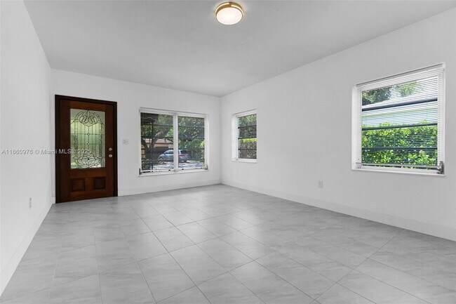 1107 El Rado St in Coral Gables, FL - Building Photo - Building Photo
