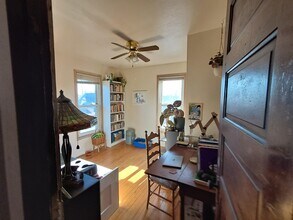 314 N Ingersoll St, Unit 2 in Madison, WI - Foto de edificio - Building Photo