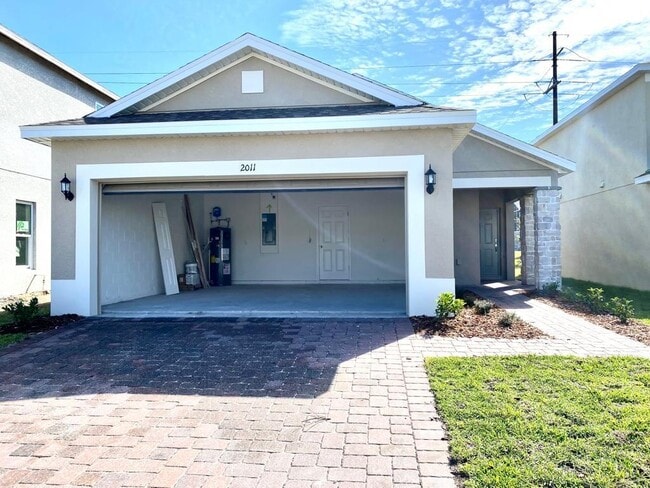 2011 Handsome Hill Ln in Davenport, FL - Building Photo - Building Photo