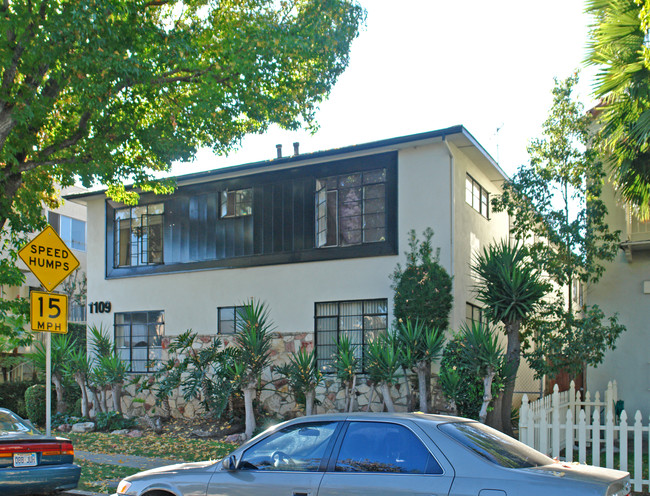 1109 S Wooster St in Los Angeles, CA - Foto de edificio - Building Photo