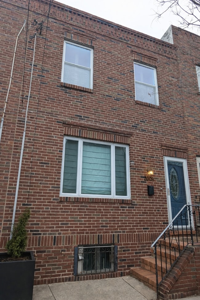 2005 S 13th St in Philadelphia, PA - Building Photo - Building Photo