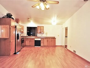 9323 S M St in Tacoma, WA - Foto de edificio - Building Photo