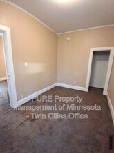 987 N Churchill St in St. Paul, MN - Building Photo - Building Photo