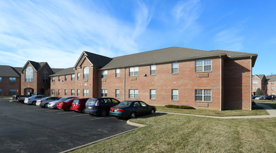 Chestnut House in Blacklick, OH - Foto de edificio - Building Photo