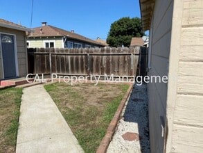 148 Rodeo Ave in Salinas, CA - Building Photo - Building Photo