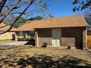 5602 Timber Shade in San Antonio, TX - Building Photo - Building Photo