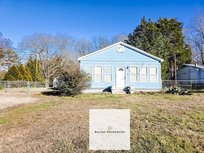 property at 672 Green River Rd