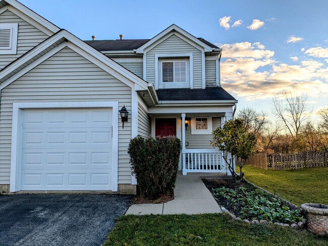 21 Ronan Ct in Lake In The Hills, IL - Building Photo - Building Photo