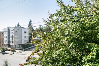 4302 7th Ave NE in Seattle, WA - Building Photo - Building Photo