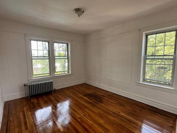 519 Monroe Ave, Unit elmora in Elizabeth, NJ - Foto de edificio - Building Photo
